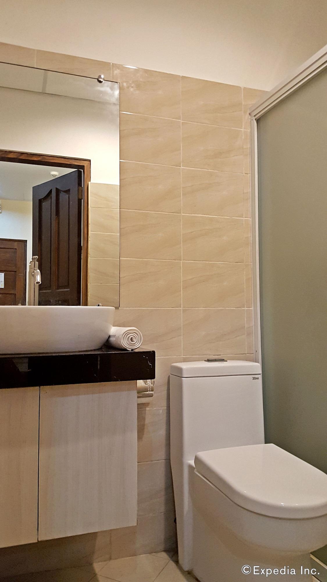 Golden Gate Suites Dumaguete City Zewnętrze zdjęcie